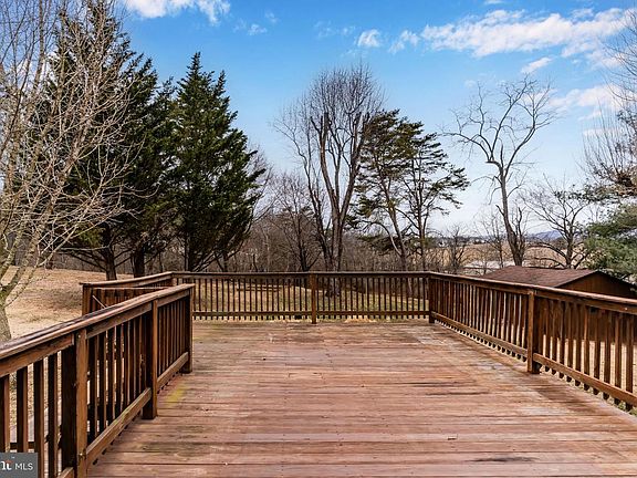 3rd image of 470 Cranes Gap Rd