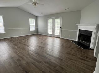 442 Boysenberry Ln, Hubert, NC 28539