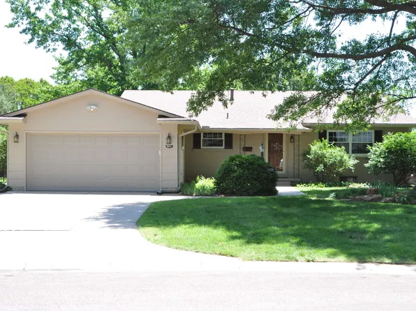 8831 W Warren St, Wichita, KS 67212