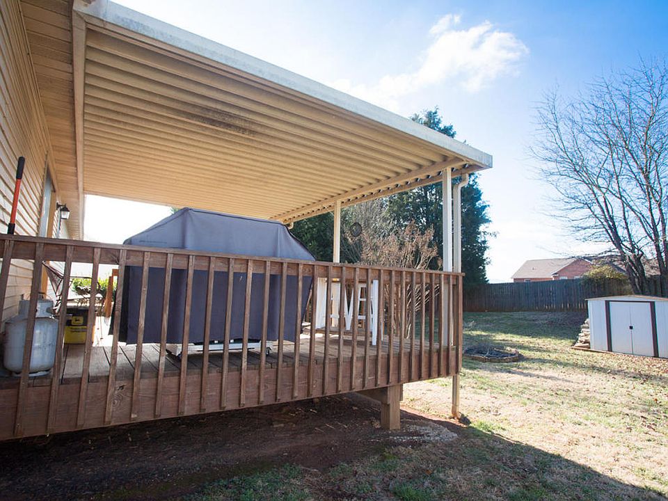 2nd image of 231 Lavista Dr