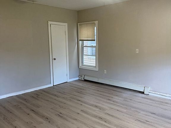 4th image of 72-74 Merchants Ave #72-C
