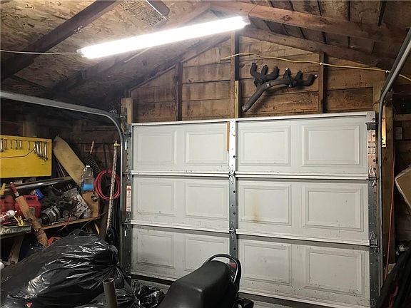 3rd image of 206 River Dr