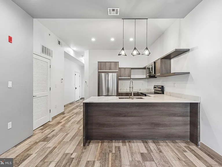 2028 E Fletcher St #1 — Photo 9