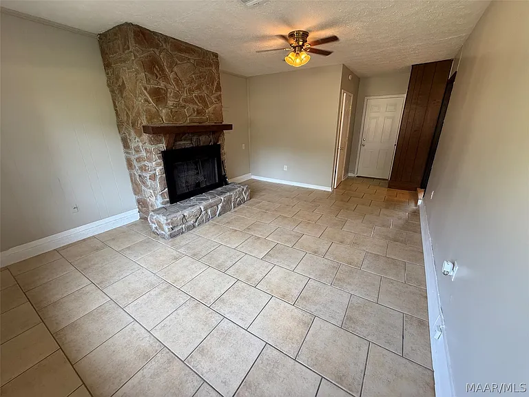 113 Lori St — Photo 4