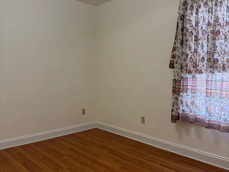 405 Ellison St — Photo 8