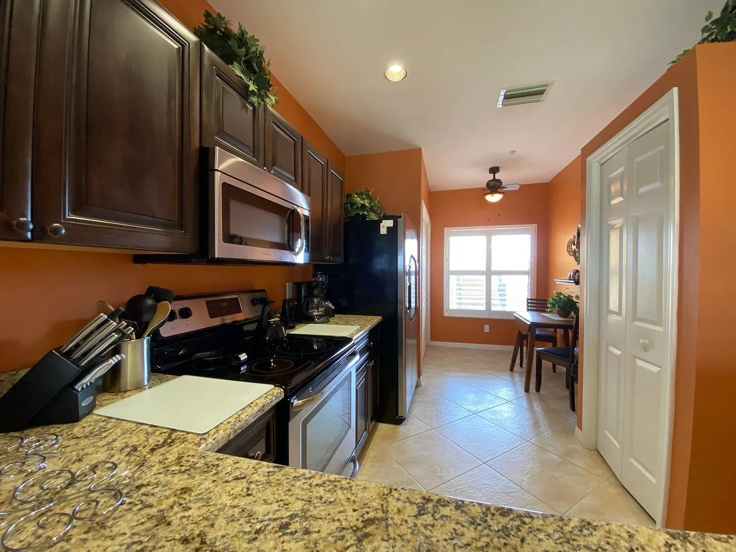 230 Vintage Cir. #404 - Amber — Photo 3