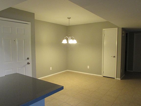 4th image of 540 N May St APT 2135