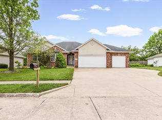 4200 Cedar Crest Ln, Columbia, MO 65203