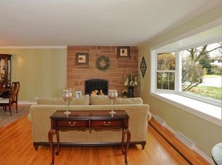 600 50th Pl, Western Springs, IL 60558