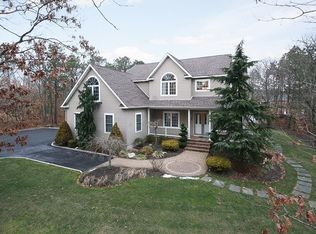 151 Wading River Rd, Center Moriches, NY 11934