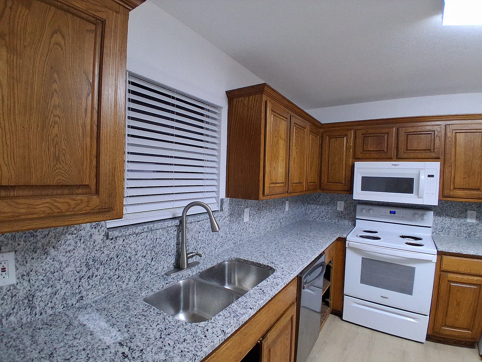 3 bed, 1459 sqft, $1,950 — Photo 4