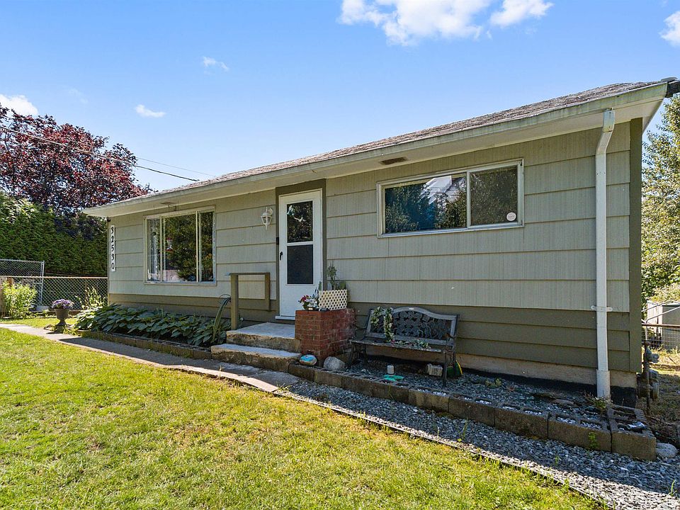 1st image of 32530 Fraser Cres
