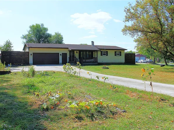 8620 Willow Rd, Burbank, OH 44214