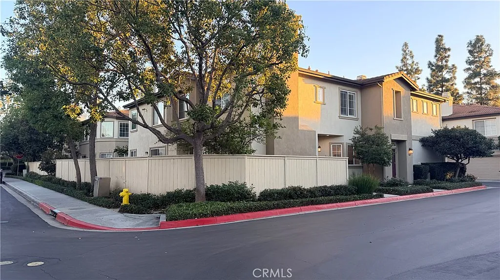 3 bed, 2.5 bath, 1500 sqft, $4,500 — Photo 1