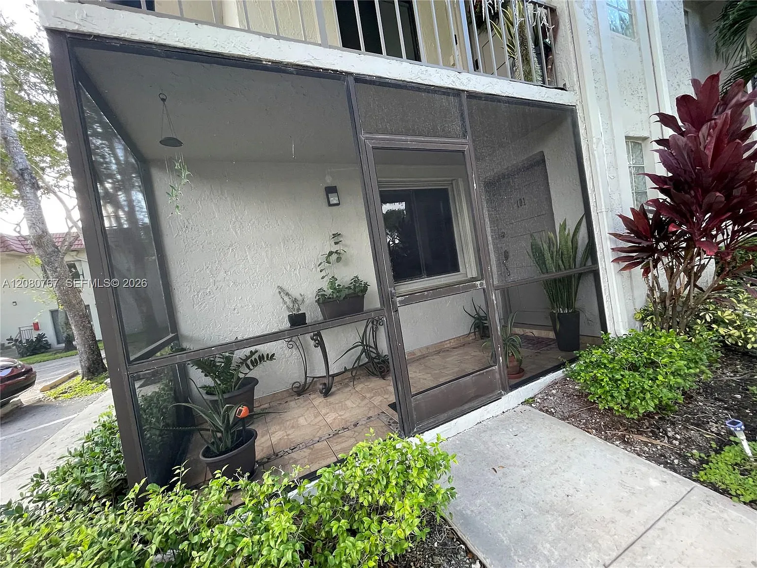 Saddle Club Garden Apts — Photo 1