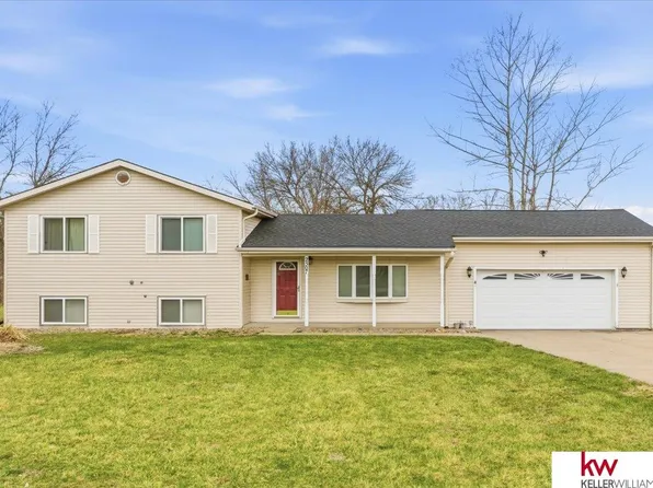 2507 Cambridge Dr, Plattsmouth, NE 68048