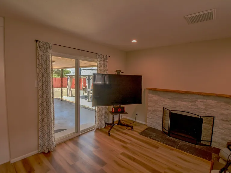9501 Arvilla Ave NE — Photo 16