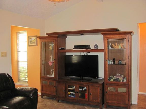 2nd image of 2850 Tuscarora Dr