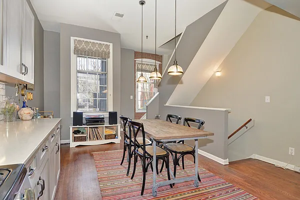 Sold by Urban Luxe | media 4