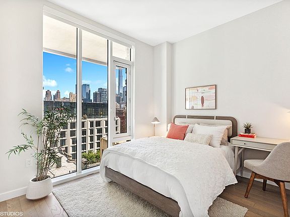 4th image of 505 W 43rd St #11D