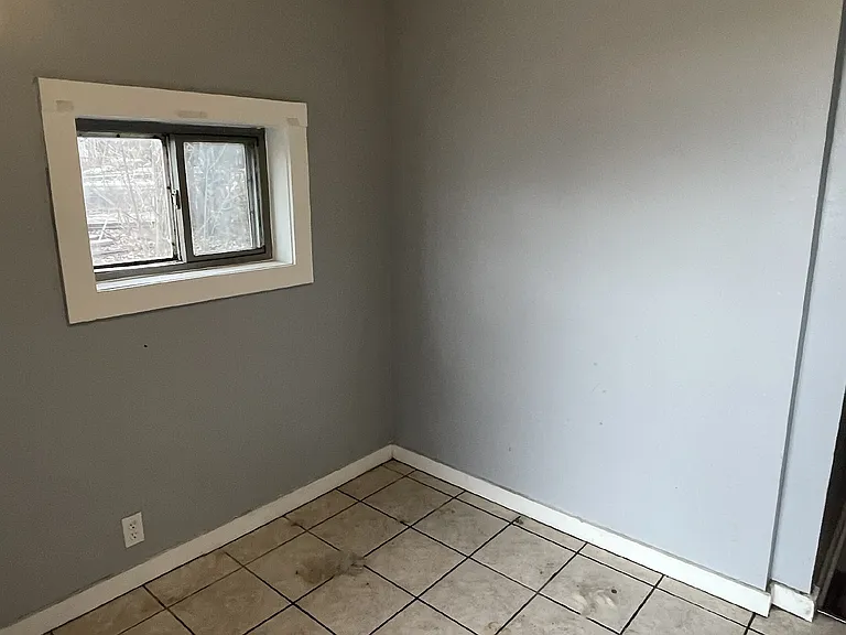 139 N Water Ave #2 — Photo 9