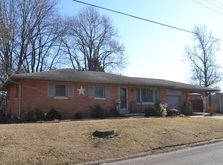 113 N 4th St, Grayville, IL 62844