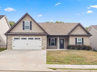 2450 Eppie Cove Ln, Knoxville, TN 37931