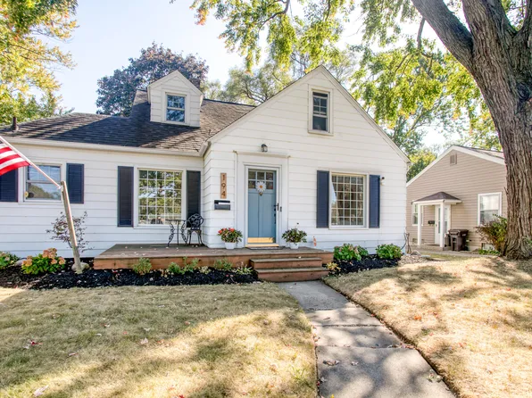 194 Farnham St SE, Kentwood, MI 49548