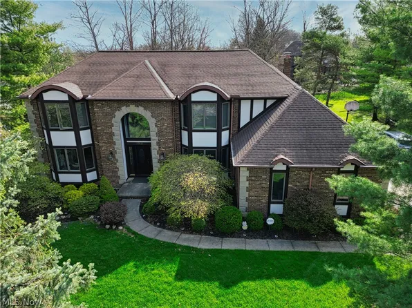10621 Sherwood Trl, North Royalton, OH 44133