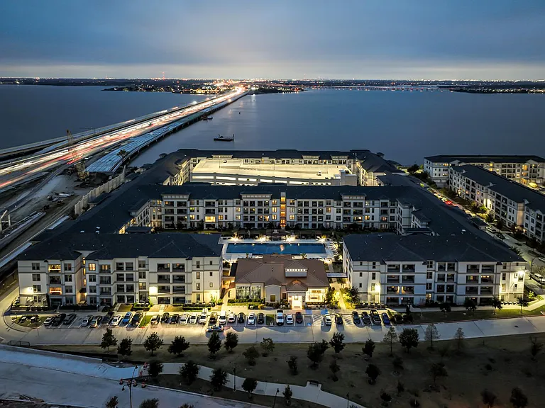 Reveal at Bayside — Photo 42