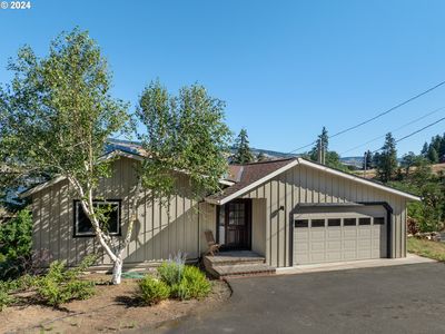 409 Huskey Rd, Mosier, OR, 97040