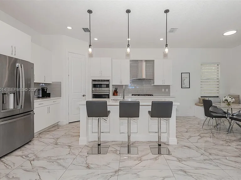 12835 Bayside Ct — Photo 10