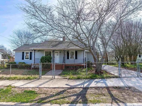 375 Cedar St, Winnsboro, SC 29180