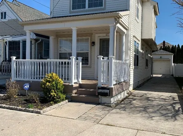 27 N Frontenac Ave, Margate City, NJ 08402
