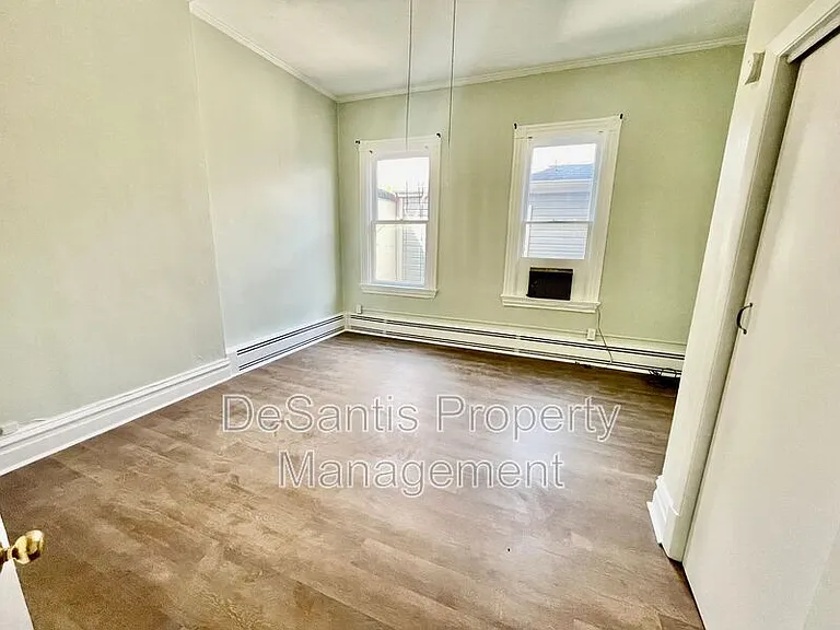 425 Walnut St #2 — Photo 16