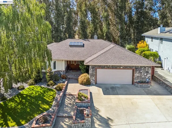 18019 Center St, Castro Valley, CA 94546