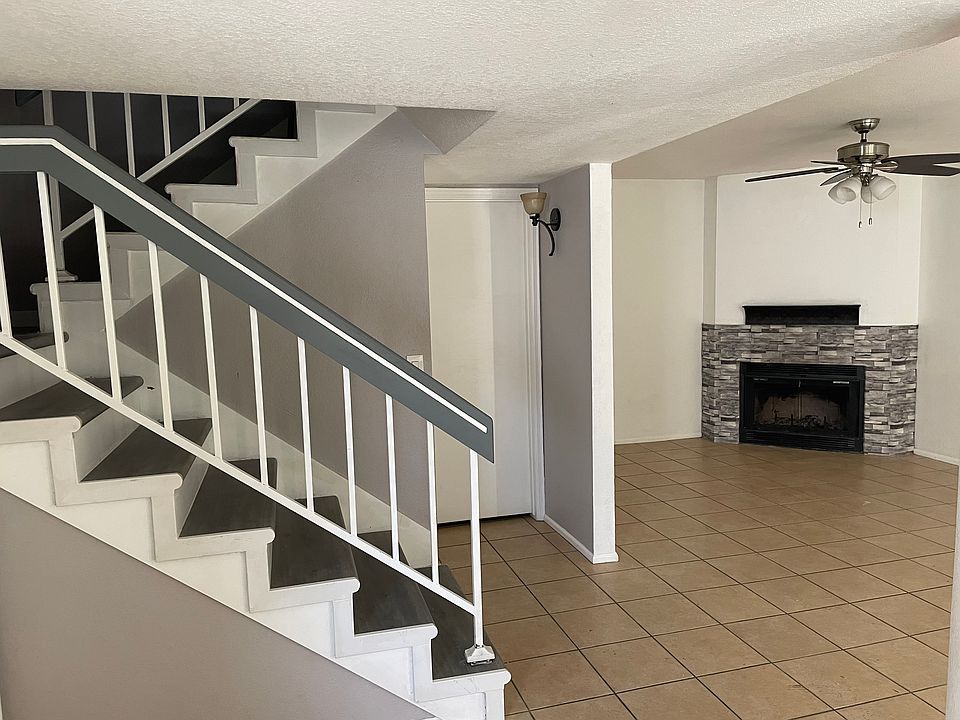 Living Room/Main Entry