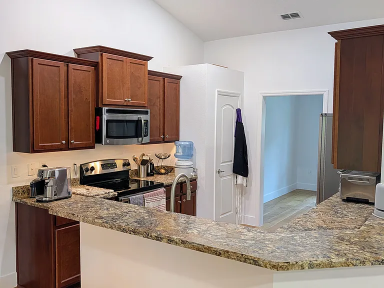 6750 NW Pinson Ct — Photo 7