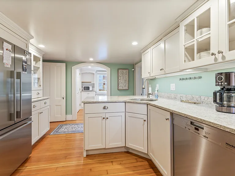 12 Elm St — Photo 8