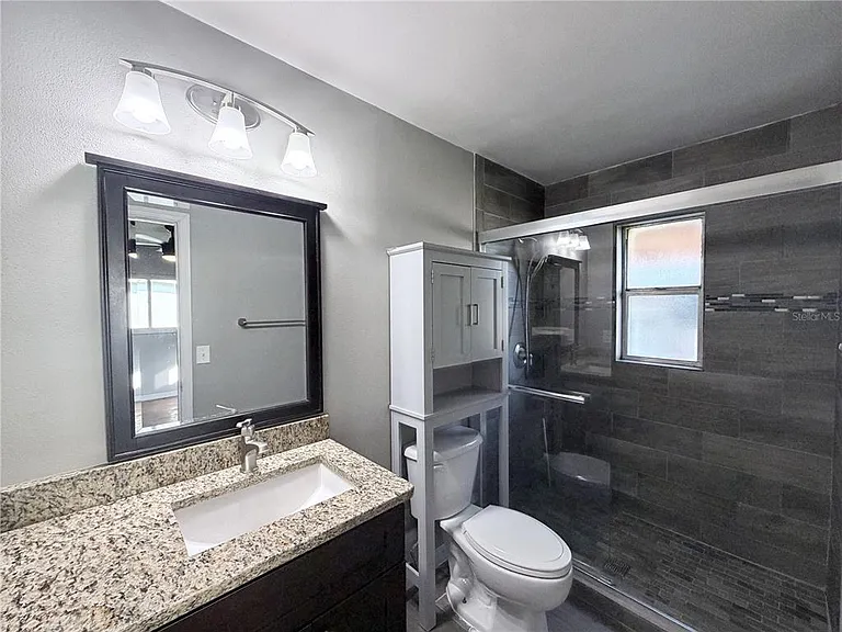 912 Carvell Dr — Photo 17