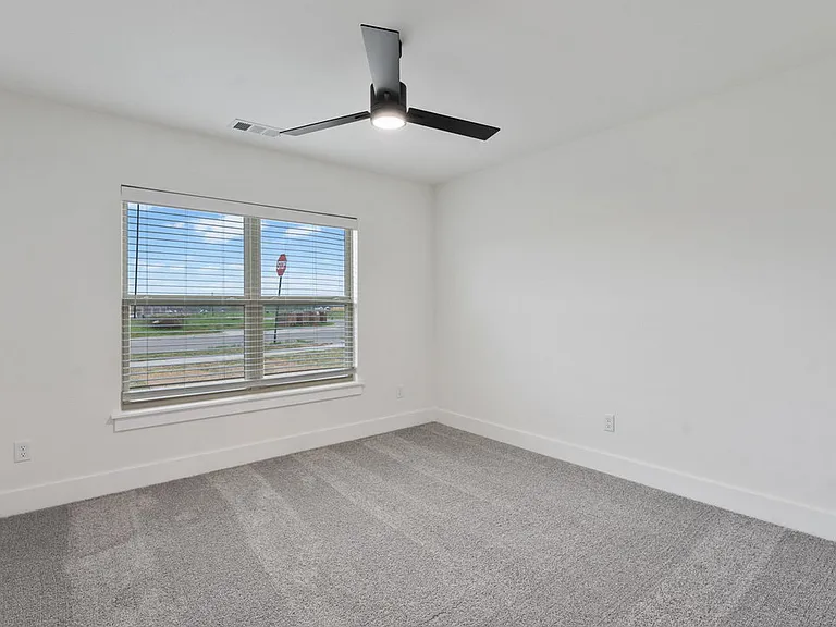 50 N Banner Ave — Photo 16