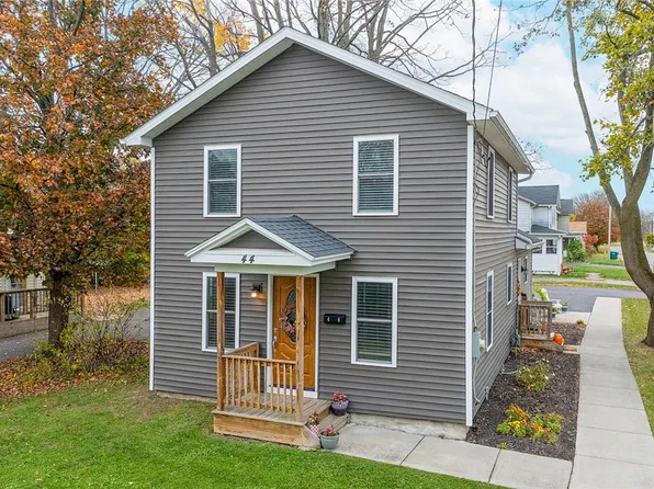 44 North St, Le Roy, NY 14482