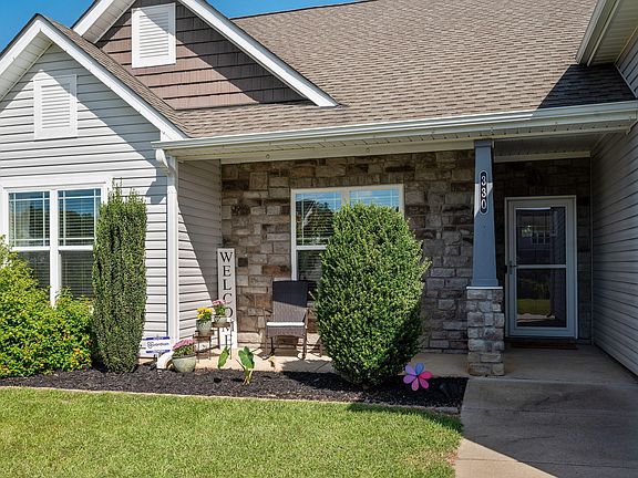 2nd image of 330 Avery Pond Dr
