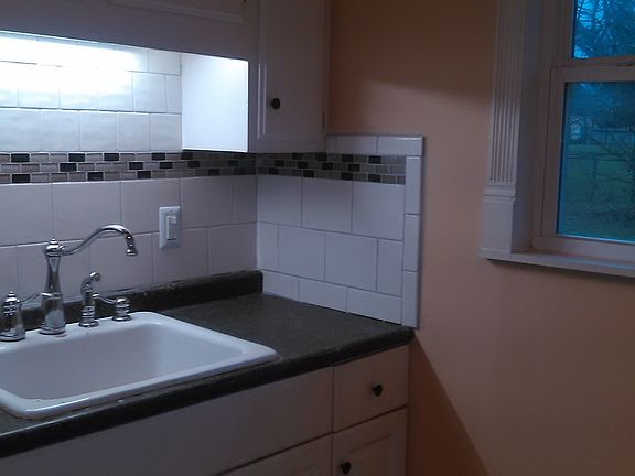 Large cast iron porcela sink
