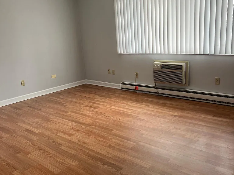 1 N Howard Ave #7 — Photo 8
