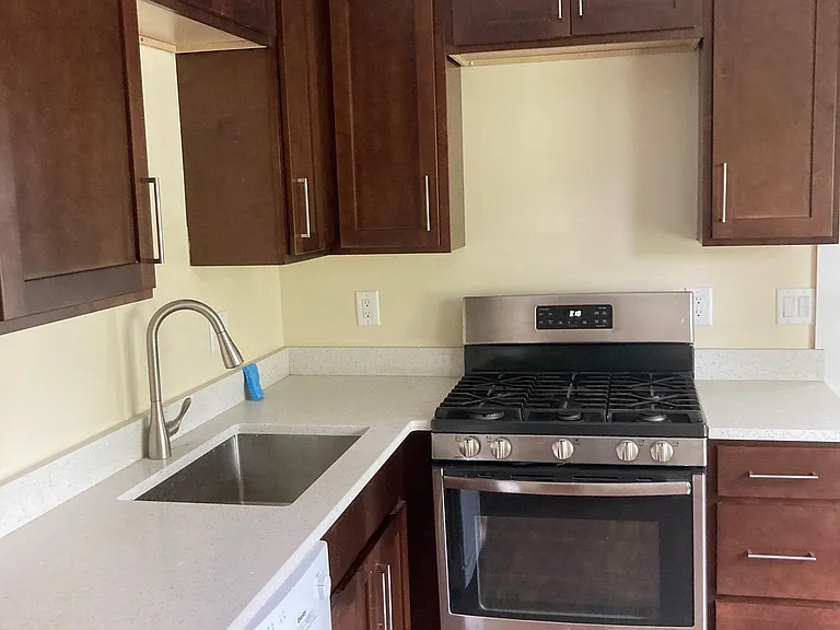 2639 Hampshire Rd — Photo 8