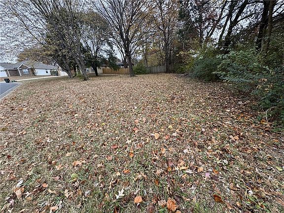 4th image of N Timberline Dr #50