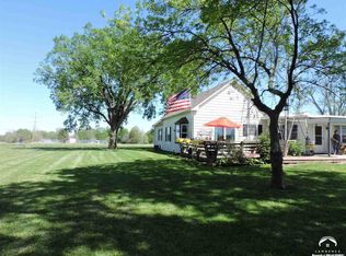 1887 N 200th Rd, Baldwin City, KS 66006