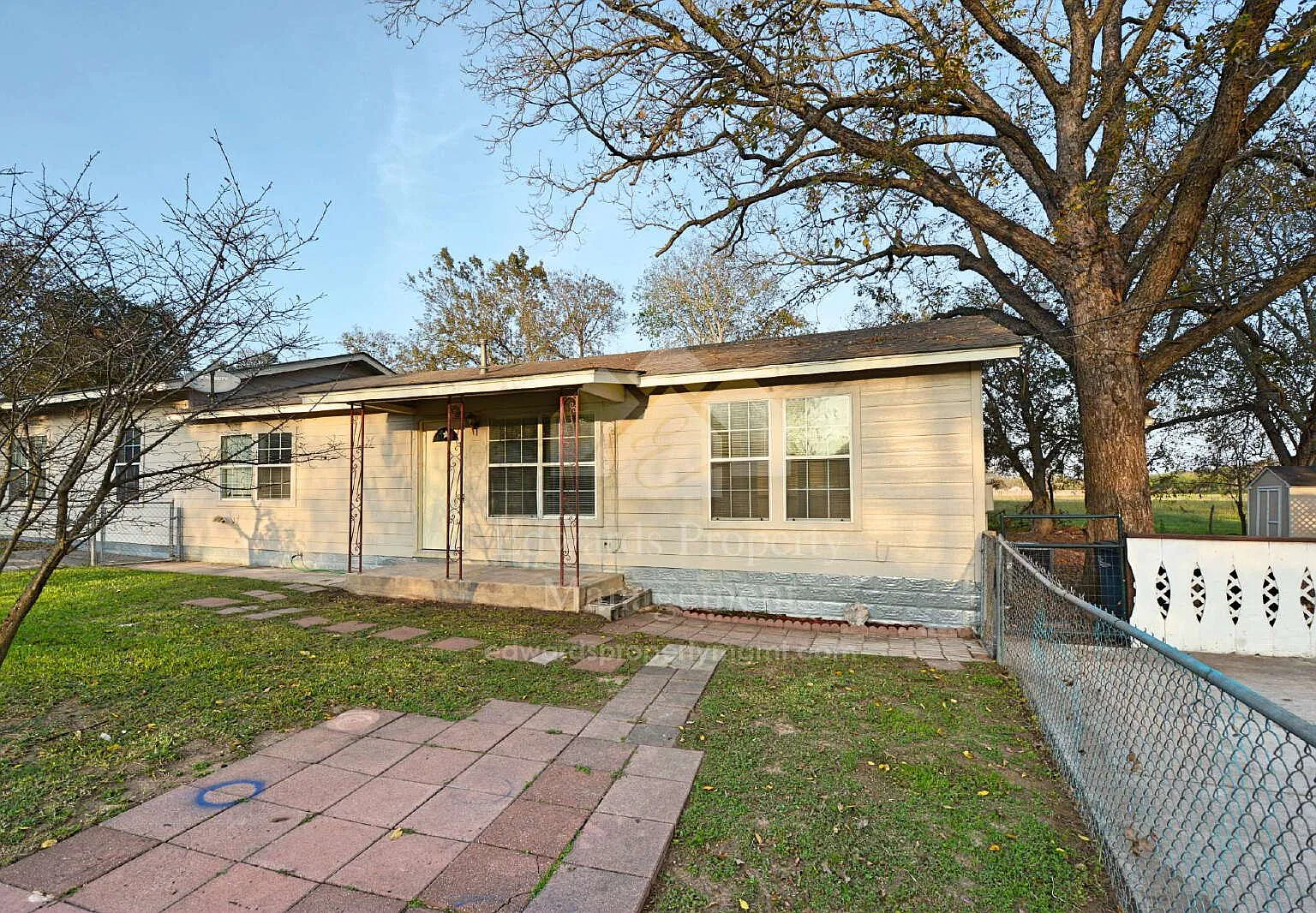 2 bed, 2.0 bath, 1268 sqft, $1,325 — Photo 1