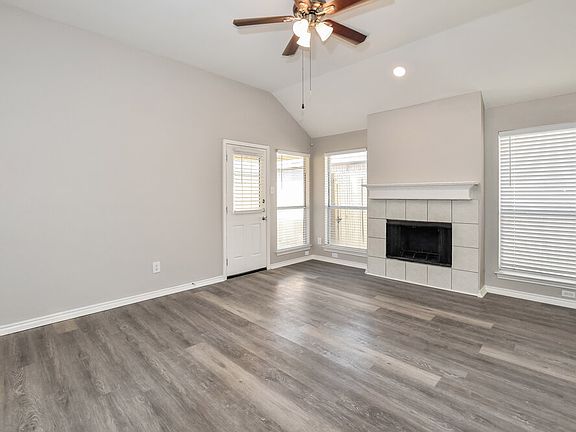 4th image of 717 Rockett Ln